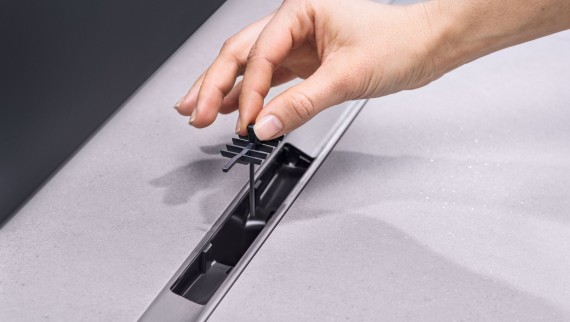 Integrirani umetak za hvatanje kose