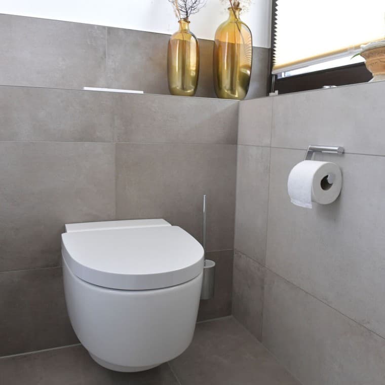 Geberit AquaClean Mera Classic tuš WC uređaj Geberit AquaClean Mera Classic tuš WC uređaj
