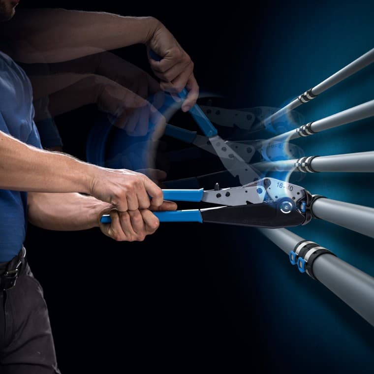 FlowFit zahtijeva samo 2 čeljusti za stiskanje za sve dimenzije cijevi FlowFit zahtijeva samo 2 čeljusti za stiskanje za sve dimenzije cijevi